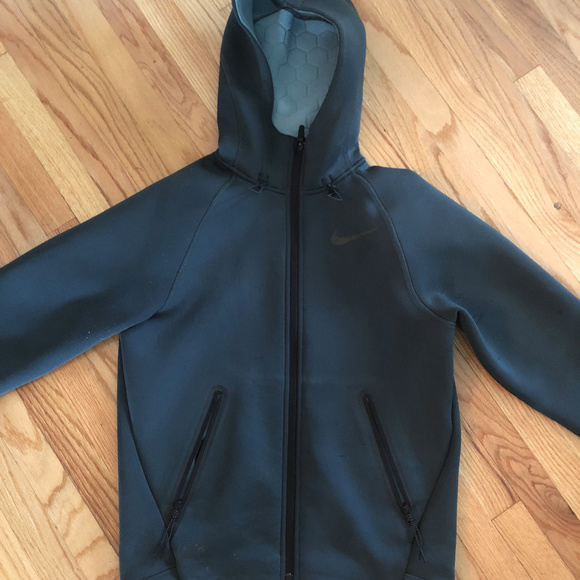 therma sphere max hoodie
